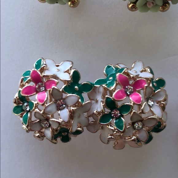 NWOT FLOWER FLORAL STUD CLIP ON POST BACK EARRINGS - Picture 3 of 8
